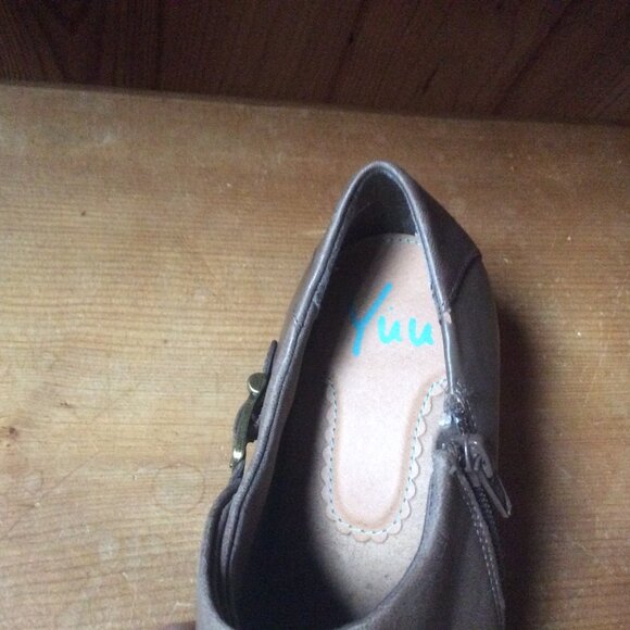 Yuu Tammy Light Brown Leather Upper Stacked Heel Western Ankle Boot Size 8.5M - Picture 6 of 10